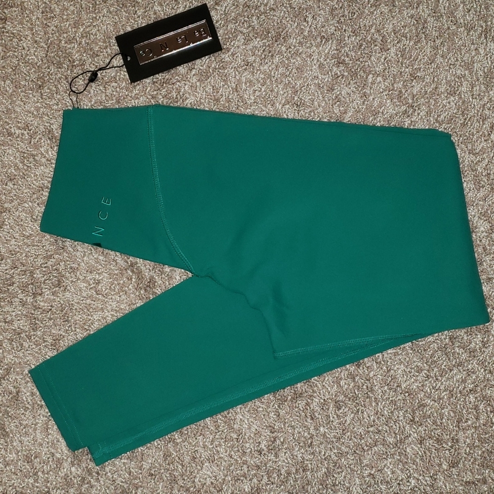 Vitality Cloud Leggings - S - Jade Green - BNWT